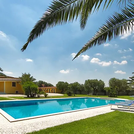 夸特罗斯特尔住宿加早餐旅馆 3* 莱切省卡瓦利诺