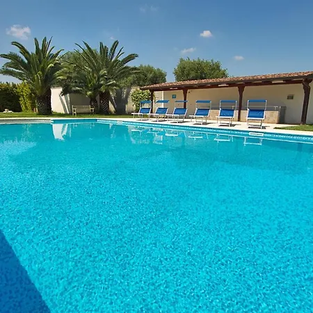 夸特罗斯特尔住宿加早餐旅馆 莱切省卡瓦利诺